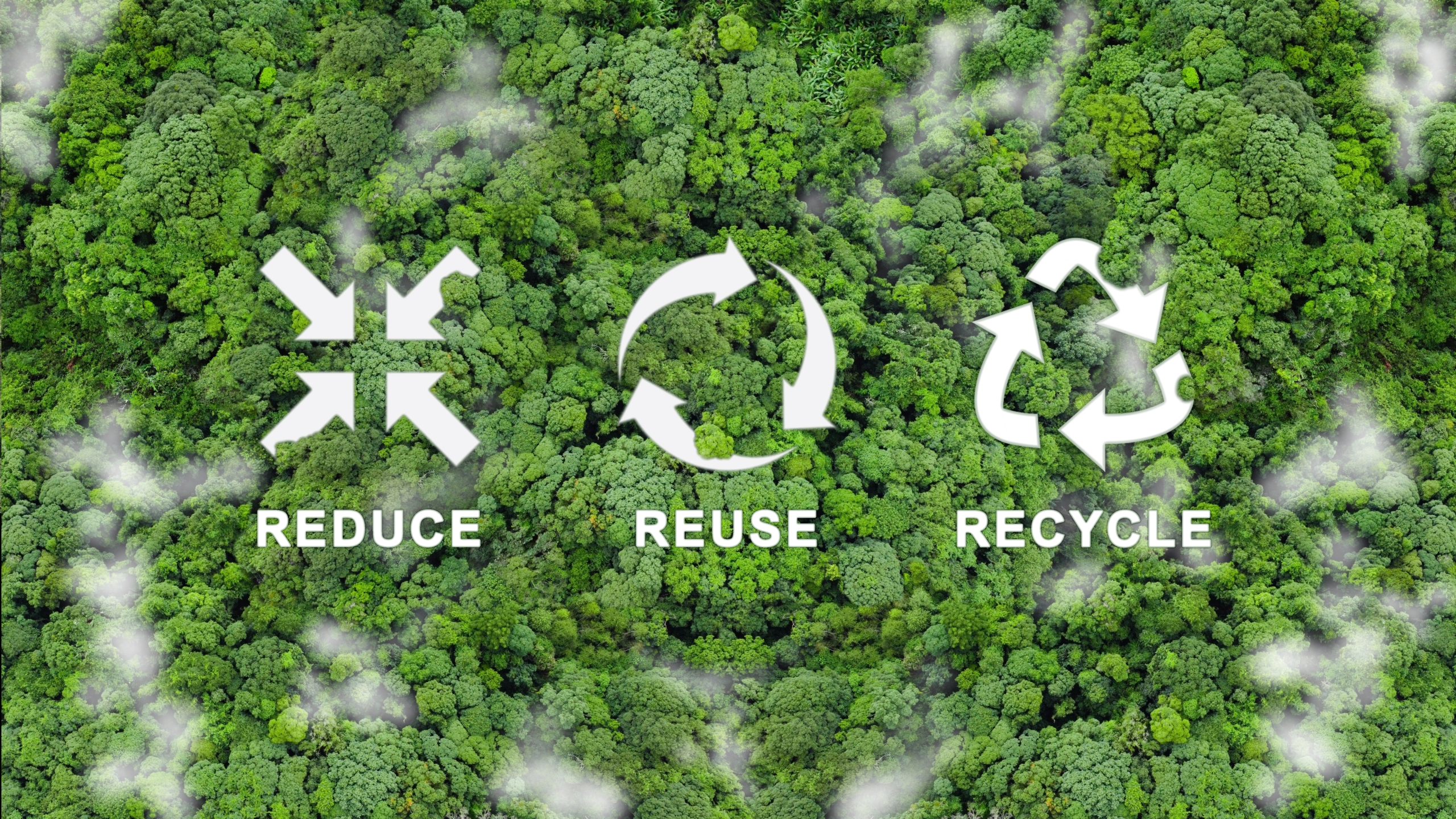 Reduce,,Reuse,,Recycle,Symbol,In,The,Middle,Of,A,Beautiful